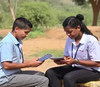 Governo do Ceará entrega 6 mil tablets a estudantes