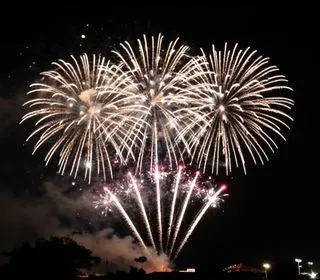 Réveillon com show pirotécnico de baixo ruído