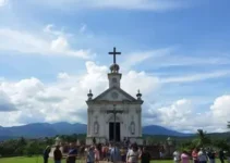 Cerca de 100 mil fiéis